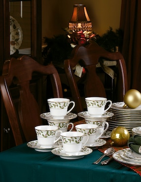 Taza navideña té Noritake Holly & Berry