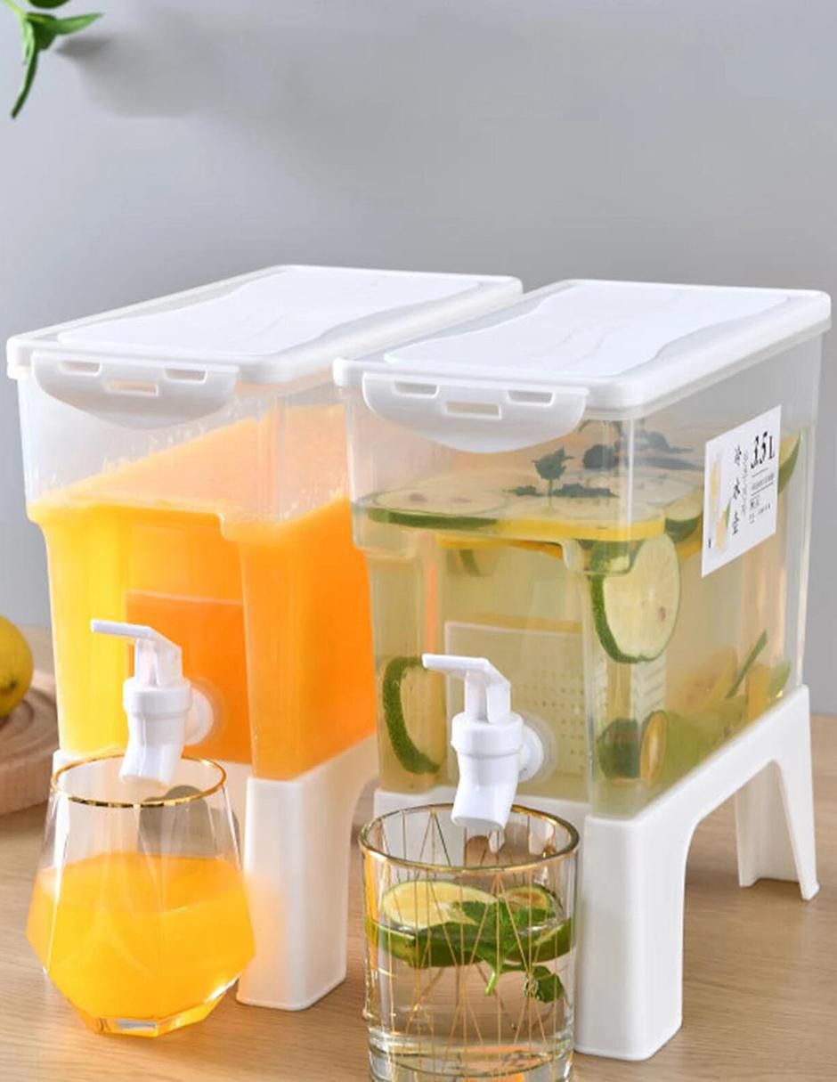 Dispensador de agua de plástico 9